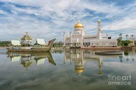 Bandar seri begawan (jalan sultan omar ali saifuddien) brunei darussalam бруней. Sultan Omar Ali Saifuddin Mosque Brunei Art Print By Ivan Batinic