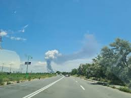 A fost activat planul roșu.în aceste momente patru ambulanțe plus o mașină de pompieri se îndreptă înspre petromidia. Aq0 65vh4gpgzm