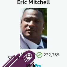 Yeeeeeehaw! 🤠 Yes, that's hay in the background. Had a blast at the 11th  Anniversary Country Brunch at @blackmarketliquorbar 🎶 🍳 🥂 with Brianna  Ruffalo #sundayfunday #blackmarket #studiocity #countrymusic #cawcaw  #weathergirls