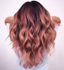 If you have medium length, you should keep in mind that after getting your balayage, you ought to cut three centimeters off the ends. 20 Gorgeous Examples Of Rose Gold Balayage
