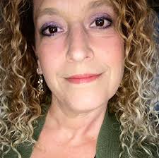 Saw this in my backyard last night 🍄‍🟫🤍