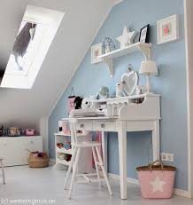 Hat Dein Kinderzimmer Eine Schrage Und Du Verzweifelst Bei Der Einrichtung Ich Gebe Dir Erprobte Tipps Wie Den Ra In 2020 Baby Room Colors Home Accessories Wall Color