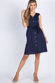 2020 Yazlik Elbise Modelleri Lacivert Kisa Kolsuz V Yaka Onden Dugmeli Kahverengi Dolgu Topuk Ayakkabi Kiyafet Kombinleri Elbise Modelleri The Dress Elbise