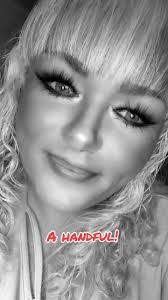 Lori Harp's Instagram, Twitter & Facebook