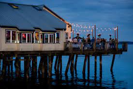 Find more waterfront dining options here. Waterfront Dining Restaurants Taverns Bars Grills
