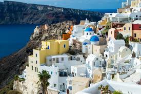 With a land area of 76 square kilometers, santorini is a little bigger than new york's island of manhattan. Is Santorini Expensive Visit Santorini On A Budget