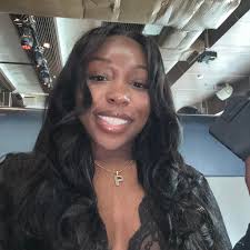 Best place to rent a table and chairs from for 10 people.