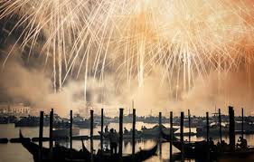 Venesia or venexia) is a city in northeastern italy and the capital of the veneto region.it is built on a group of 118 small islands that are separated by canals and linked by over 400 bridges. Die Volksfeste In Der Provinz Venedig Agenzia Lampo