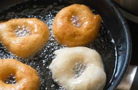 Sfenj Les Beignets De Mon Enfance Cuisinons En Couleurs Recette Beignets Frits Beignets Alimentation