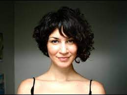 98 ($19.98/count) get it as soon as mon, aug 9. Asymmetrical Curly Bob Youtube