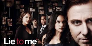 라이 투 미 사람의 표정을 보고 거짓말을 파헤치는 수사 드라마!! 시즌3까지 있음!! 심리쪽 공부하면서 알게 된건데 재밌어!