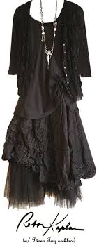 Pin By Linda Leach On Pret A Porter Strega Fashion Fashion Gothic Fashion