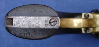 Con la finalidad de sustituir a las pistolas de calibre 38, la compañía colt se prepara para producir en masa las primeras 500 pistolas como pedido inicial. Coleccion De Armas De Jesus Madrinan