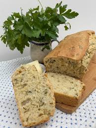 Ein Schnelles Rezept Fur Ein Leckeres Und Gesundes Dinkel Krauterbrot Krauterbrot Rezept Lebensmittel Essen Kochen Und Backen