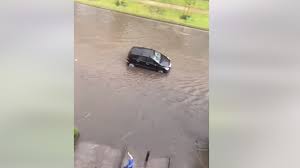 Bruxelles touchée par les inondations (photos et vidéo) bruxelles; Inondation A Anderlecht Un Boulevard Sous Eau Des Embarras De Circulation A Signaler Le Soir