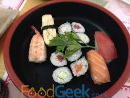 Sushi Selection At Sakura Japanese Restaurant Salou Spain Sakura Japanese Restaurant Japanese Restaurant Sushi Dishes