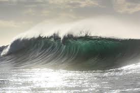The bureau of meteorology has issued a renewed tsunami warning for parts of australia after an undersea volcano near tonga erupted. Australia Could Be Hit By A Massive 196ft Tsunami At Any Time Reaching Up To 31 Miles Inland And Devastating Coastal Cities Experts Say