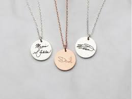 Wear Your Signature Or A Loved One S Handwriting With These Stunning Personal Signature Necklaces Sterling Silv Handwriting Jewelry Signature Necklace Jewelry