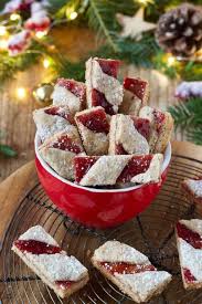 Linzer Streifen Weihnachtskekse Sweets Lifestyle Rezept Weihnachtskekse Backen Platzchen Backen Weihnachten Rezept Kekse