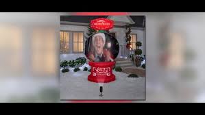 Buy products such as startastic action holiday laser light show, 4 modes with static and twinkling stars motion features at walmart and save. This Giant Inflatable Snow Globe Can Project Christmas Movies Right In Your Front Yard Wthr Com