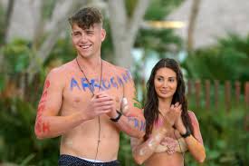 Much like the rest of the country, you're probably bingeing (or already done with) netflix's newest dating reality show, too hot to handle. Review Finger Weg Too Hot To Handle Netflix Reality Show Kopf Aus Lust An Seriesly Awesome