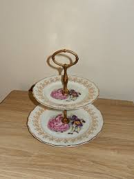 Serviteur Muet En Porcelaine Francaise Presentoir A Gateaux Vintage Deux Etages Shabby Chic Ro Assiette De Presentation Presentoir A Gateaux Gateau Vintage
