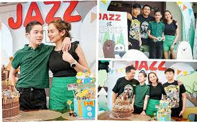 The ultimate star proudly took to her instagram account today, august 16, to share that her unico hijo is now a teenager. Pjaxkshu5ik47m