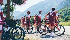 Une dernière étape de montagne de 131 km et près de 4563 mètres de dénivelé cumulé ! Eine Saison Wie Ein Profi Radrennfahrer Men S Health