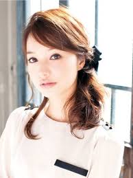 ゆる知的 サイドまとめ 面長 ミディアム セミロング ロングヘア ヘアアレンジ やり方 クリップ オフィス 美的 可愛いヘア ロングヘア ヘア アイディア
