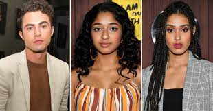 Viimeisimmät twiitit käyttäjältä never have i ever (@neverhaveiever). Never Have I Ever Cast Meet The Characters And Who Plays Them Teen Vogue