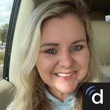 Elizabeth Scearce's Instagram, Twitter & Facebook