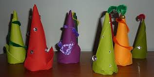 Pliage De Serviette De Table En Forme De Chapeau De Lutin De Noel Ou Sapin De Noel Plier Une Serv Pliage Serviette Serviette De Table Pliage Serviette Chapeau