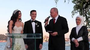 Finden sie schöne gedichte zur hochzeit und kreieren sie glückwunschkarten der besonderen art. Herzblatt Geschichten 13 Herzchen Neben Dem Foto