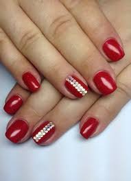 Možete malo da odmorite ruke pre nego što uradite gel lak a i ne morate. Gel Lak S Rhinestones