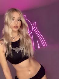 Lauren Burch (@laurenburch_fan)  X