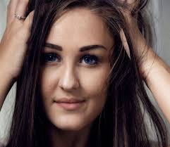 Her birthday, what she did before fame, her family life, fun trivia facts, popularity rankings, and more. E4urhqpz Xu61m