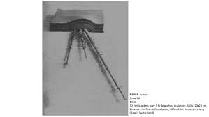 The abundance of telltale felt suffocates the reverberating acoustics of the space forming a visually tension with the piano. Aula Joseph Beuys