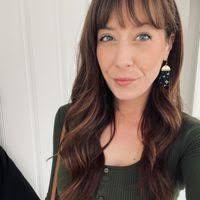 Alison Wray's Instagram, Twitter & Facebook