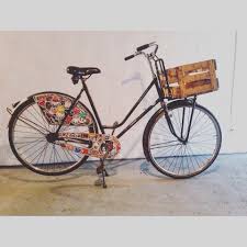Umgebautes Retro Fahrrad Mit Weinkiste Retro Fahrrad Weinkiste Selbstgemachte Mobel