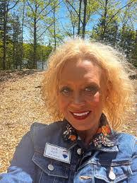 Sherri Pinkham's Instagram, Twitter & Facebook