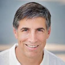 Loren Goodman's Instagram, Twitter & Facebook