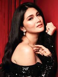 Wishing Dimples Romana a happy 41st birthday! 🎂🎂🎂🎂🥂🎁🎀🎈🎉🎊 l have  seen her in; 🖤 The lron Heart as Selene 🖤Viral Scandal as Karla/Kakay  🖤The Heiress as Daniela Mondragon 🖤MaraClara as Alvira 🖤The