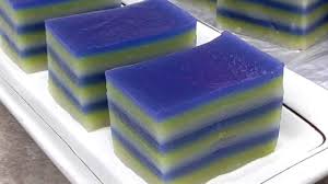 Antara kuih tradisi yang lejen sejak turun temurun, jom cuba resepi kuih lapis yang mudah dan sedap ni. Natural 3 Colour 9 Layer Kuih Lapis Mykitchen101en Com