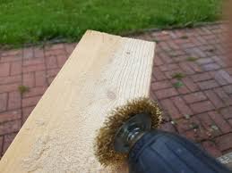 Zum abbürsten und reinigen von alten, verwitterten holzflächen. Holz Auf Alt Trimmen So Einfach Gehts Altholz Selber Machen Diy Kuhlenbieke Bad Salzuflen