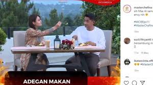 Di foto lain, amanda manopo tampak berbincang dengan pria berjaket hitam. The Intimate Scene Of Arya Saloka And Amanda Manopo Was Recorded At Masterchef Indonesia 8 Chef Juna Asked This Archyde
