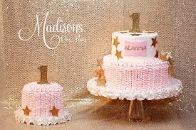 Birthday Cake Theme Ideas For Girls A First Birthday Cake For A Twinkle Twinkle Little Star Theme Star Birthday Party Baby Birthday Party Girl First Birthday Parties