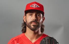 SÓLIDOS EN LA CIMA Firmes en el primer lugar con marca de 10-3, los Leones  del Escogido visitan esta noche a las Estrellas Orie