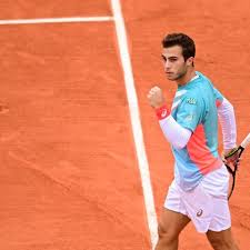 Check his draws, stats and performance all over his career alongside the live progressive ranking history. Hugo Gaston 20 Ans 5 Choses A Savoir Sur Le Phenomene Francais Qui Affole Roland Garros Gala