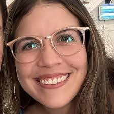 Carley Flores's Instagram, Twitter & Facebook