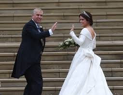 Peter pilotto foi a marca eleita pela princesa eugenie para criar vestido de casamento. Todos Os Detalhes Do Vestido De Noiva Da Princesa Eugenie Revista Marie Claire Moda